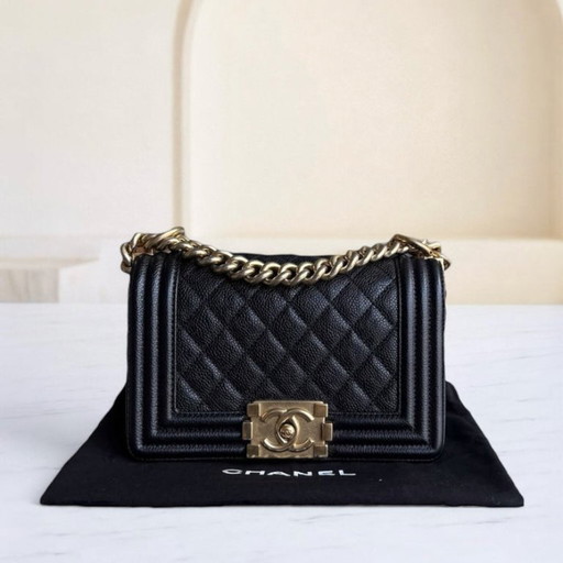 Chanel Boy Small - Caviar 20CM Gewatteerd Zwart Goudkleurige Hardware Serie 23