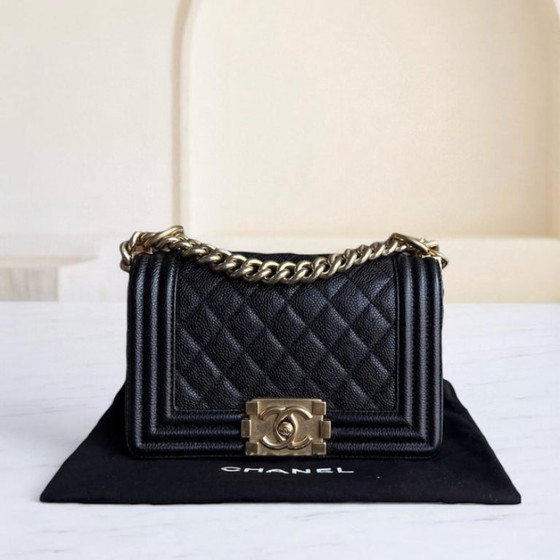 Image 1 of Chanel Boy Small - Caviar 20CM Gewatteerd Zwart Goudkleurige Hardware Serie 23