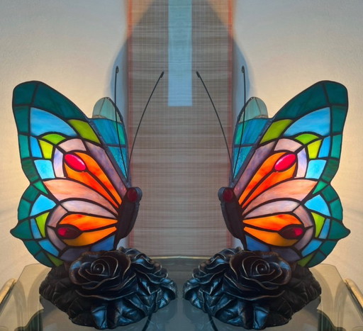 Set of 2 stained glass Tiffany style table lamps