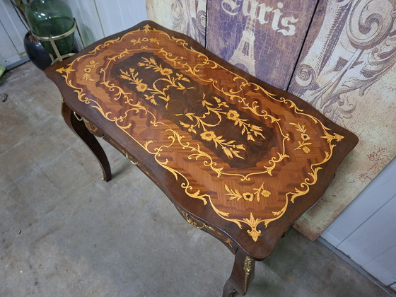 Image 1 of Antiker Schreibtisch im Barockstil, Konsolentisch für Damen, Schminktisch mit Intarsien, Maße: 98 x 54 cm und 79 cm hoch.