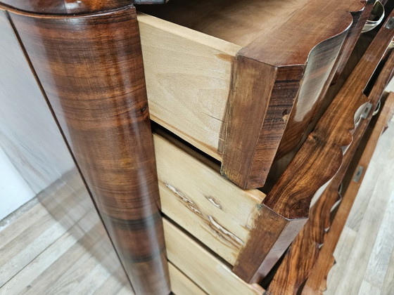 Image 1 of Commode Art déco des années 1940 en noyer, à 4 tiroirs et poignées en laiton