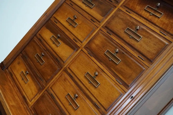 Image 1 of Französischer Apotheken-/Aktenschrank aus Nussholz, 1920er