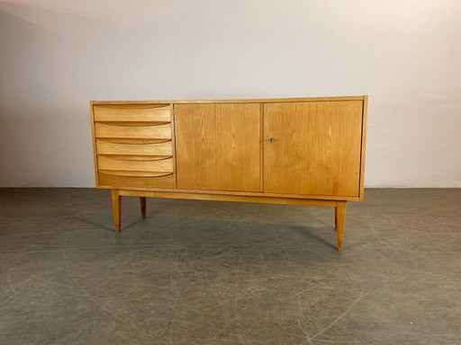 VEB DW Hellerau 602 Aparador Franz Ehrlich Fresno Mediados de siglo 1960