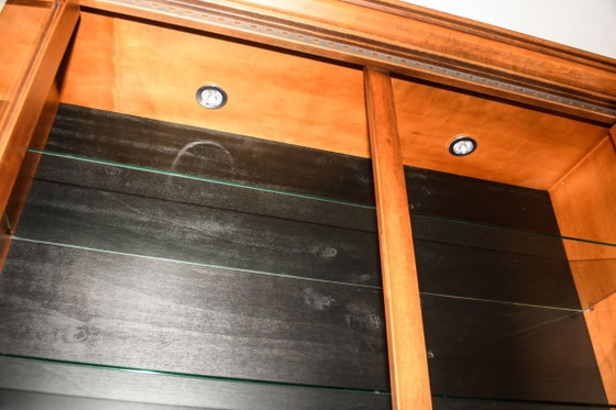 Buffet vaisselier en bois de cerisier massif 138 x 199 x 45 cm – Glass, Metal (photo 5 of 8)