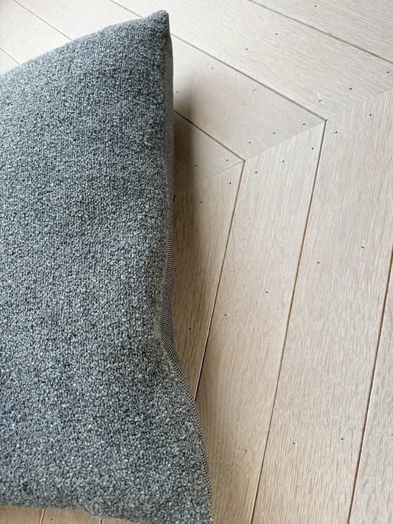 Image 1 of Hay, donkergrijs bouclé kussen