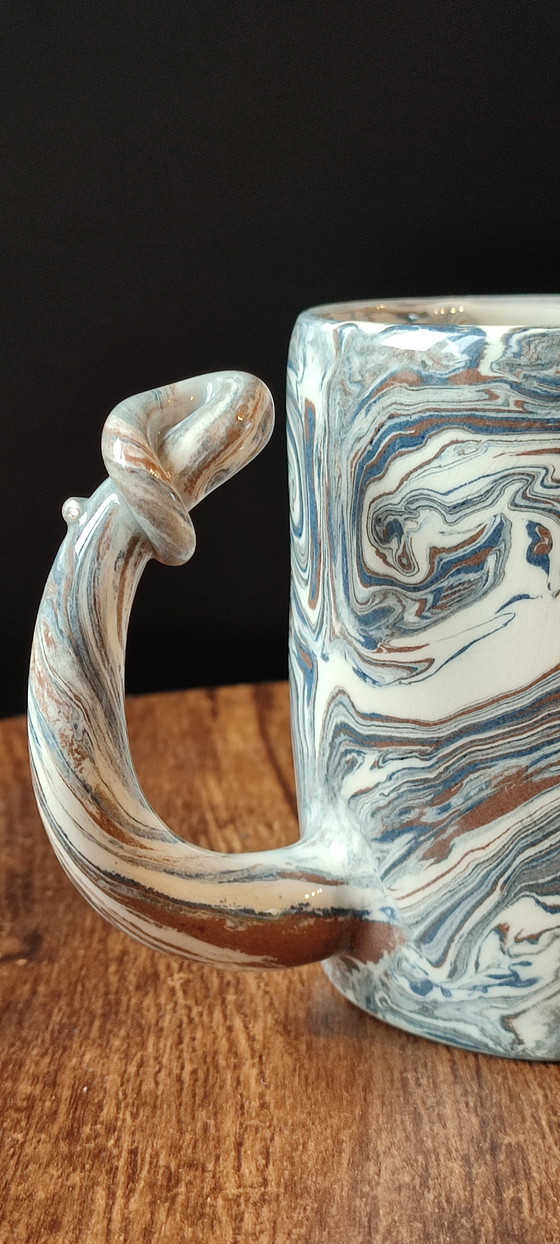 Image 1 of Handcrafted ceramic mug with marbled decoration, one of a kind.