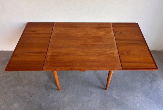 Image 1 of Table de salle à manger vintage en teck carré