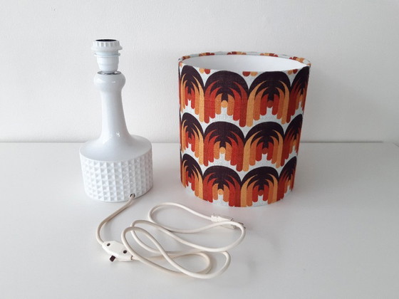Image 1 of Base per lampada in porcellana vintage di Wallendorf con nuovo paralume fatto a mano in tessuto di lino con stampa grafica retrò