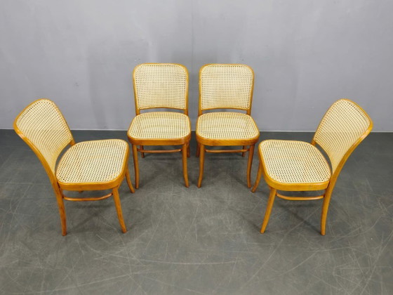 Image 1 of Set van 4 TON Bentwood stoelen nr. 811 naar Hoffmann, jaren 1990