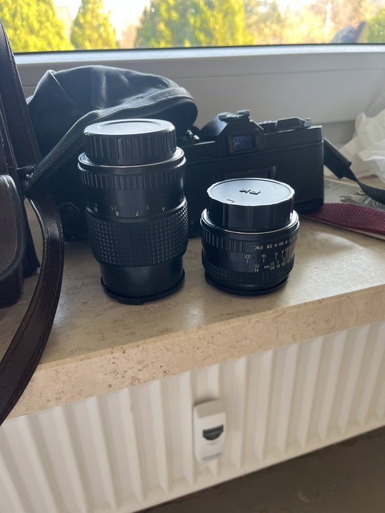 Image 1 of Revueflex SC2 SLR camera.