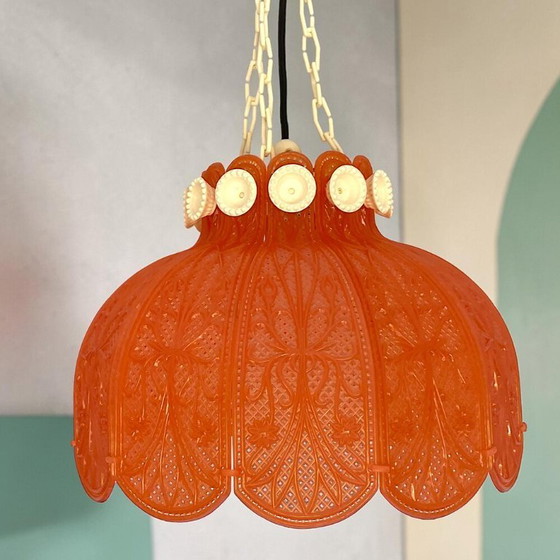 Lampadario a sospensione in acrilico rosso stile rustico con effetto pizzo, Ucraina, anni '70 (photo 9 of 19)