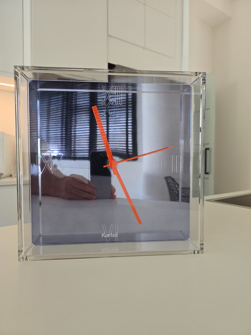 Kartell wandklok