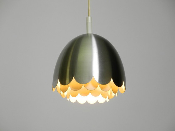 Image 1 of Magnifique petite lampe suspendue Space Age originale des années 1960 par Doria en aluminium et métal