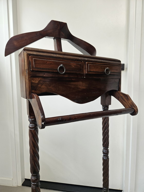Image 1 of Klassieke Engelse Dressboy Valet stand Victoriaanse stijl