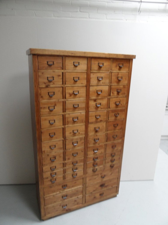 Vintage winkelkast met lades – Ladekasten, Wood (photo 7 of 8)
