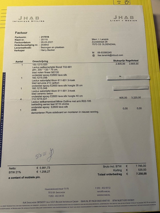 Image 1 of Leolux dining table Bondi T02-901 with 4 matching chairs