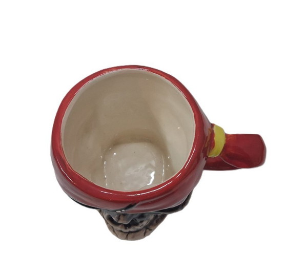 Image 1 of Mug en céramique émaillée en forme de crâne de pirate