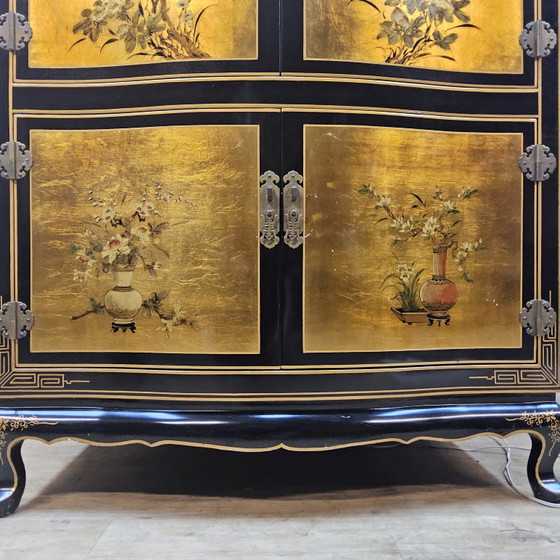Image 1 of Mueble chino antiguo con pan de oro, flores y pájaros (mueble bar) estilo bohemio/oriental