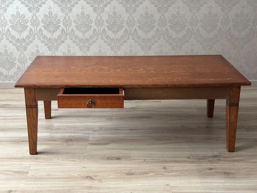 Couchtisch aus Eiche im Bannink-Stil mit Kirschbaum-Optik - Klassisch und stilvoll