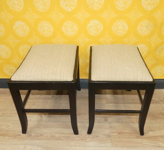Image 1 of Set von 2 schlichte 1930er Jahre Hocker Sitz Federkern gepolstert vintage antik retro nostalgie Schemel Fußbank
