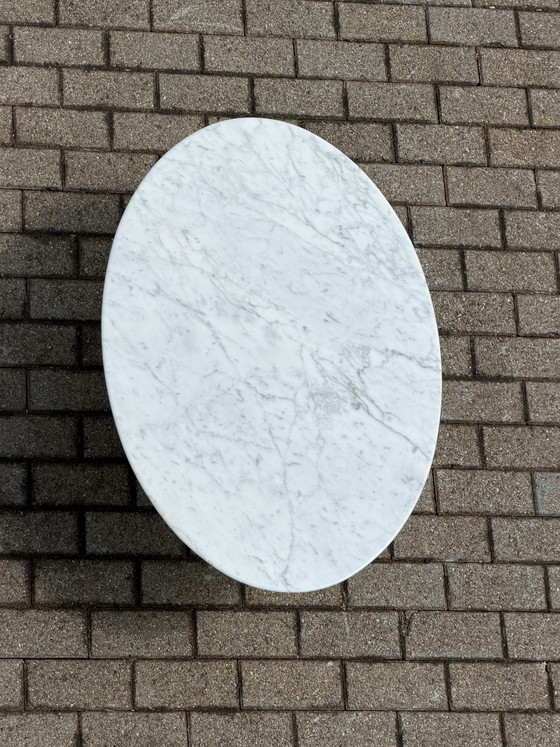 Image 1 of Originele Knoll Tulip Ovale Salontafel Eero Saarinen in Arabescato mat 107x70
