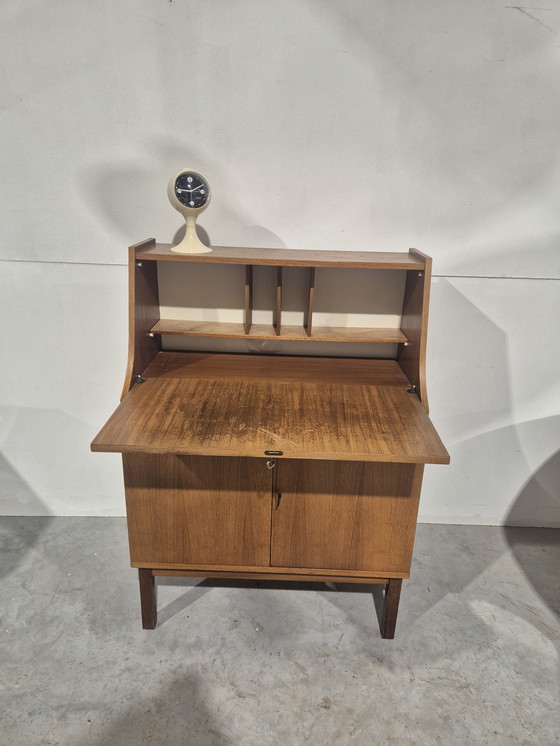 Image 1 of Segretaria vintage di metà secolo in teak impiallacciato