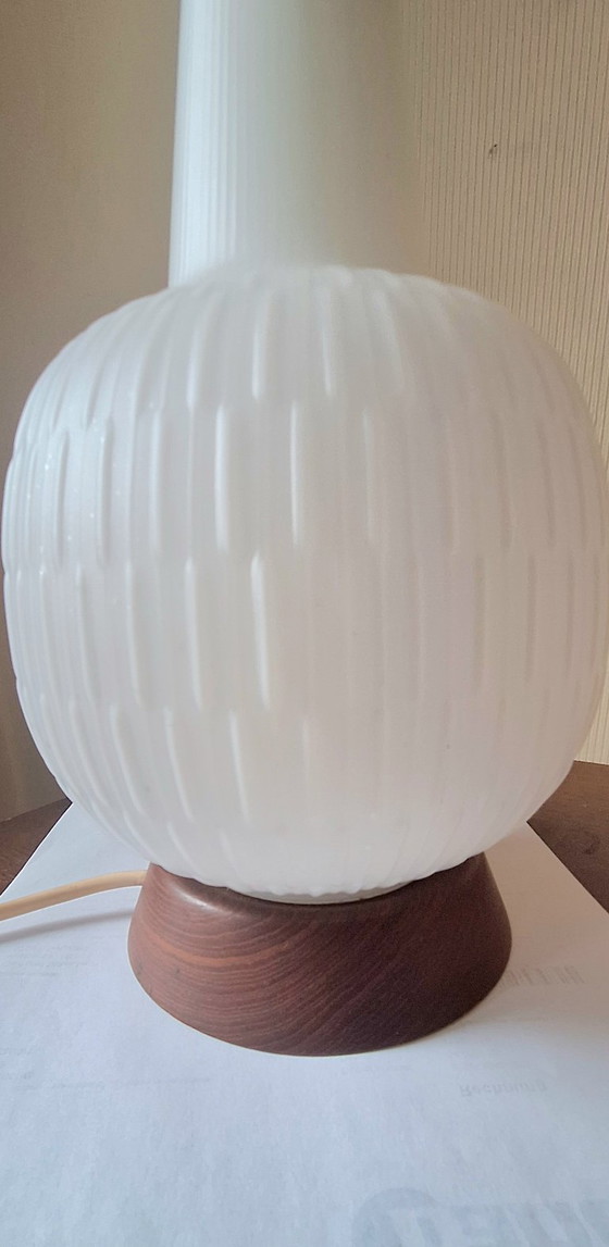 Image 1 of Lámpara de diseño de madera de teca