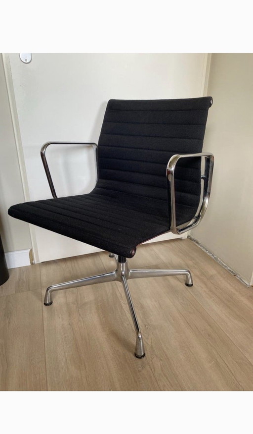 2x Vitra Eames Miller EA 107 Office Chair – bureaustoelen, Textile, Aluminium