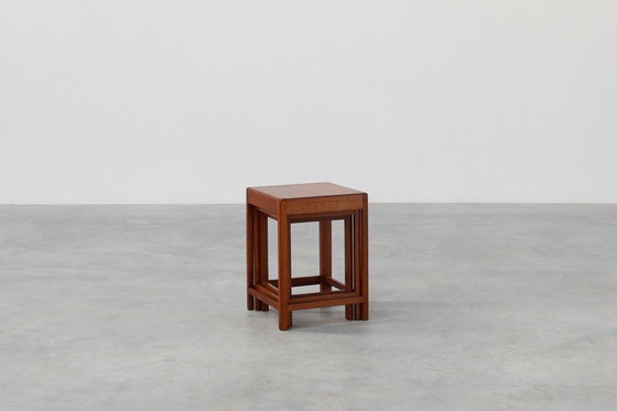 Image 1 of Juego de 3 mesas apilables de madera de roble en estilo Art Decó, Francia ca. 1925