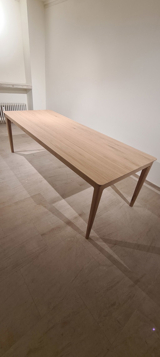 Van Landeghem Table design en chêne