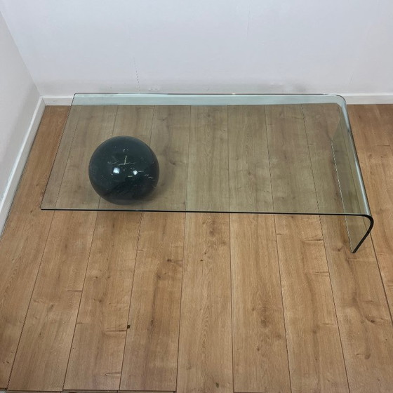 Image 1 of Mesa de centro de cristal curvado y esfera de mármol negro, Giorgio Cattelan para Cattelan, 1980