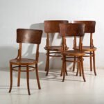 Ensemble ancien de 4 chaises de café viennoises en bois courbé avec dossier décoratif – Europe Centrale, c. (photo 6 of 40)