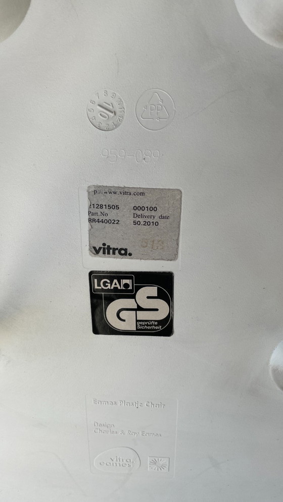 Image 1 of 6x VITRA DSR chairs (or 7 pieces)