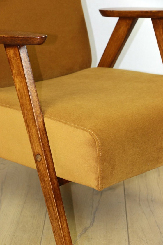 Classic Vintage Golden Velvet Armchair Jade - Like Chierowski Model - 2 Pieces Available – Axel Concept, Wood (photo 9 of 11)