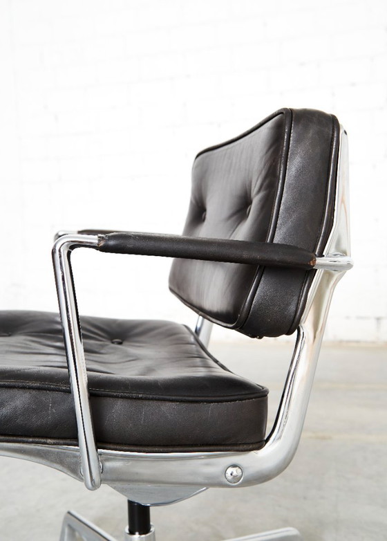 Sedia da scrivania intermedia Ray & Charles Eames ES102 per Herman Miller – Sedie girevoli, Leather (photo 9 of 14)