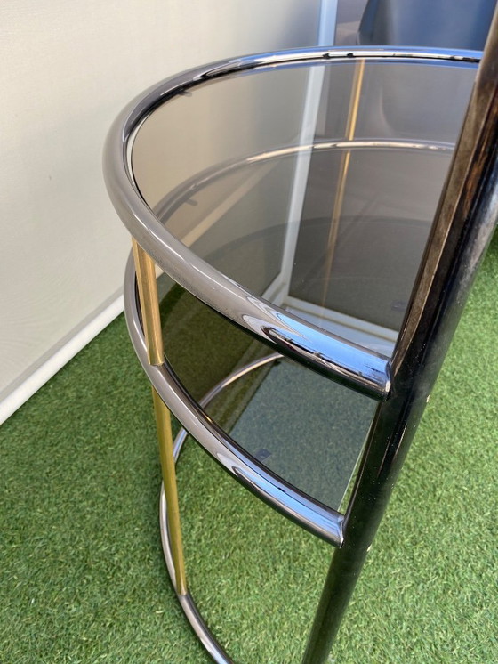 Image 1 of Meuble mural vintage en laiton et verre