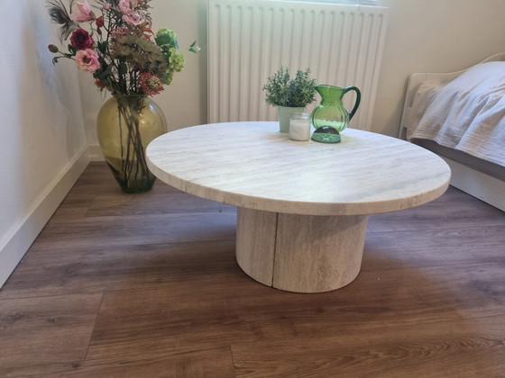 Image 1 of Magnifique table basse en travertin