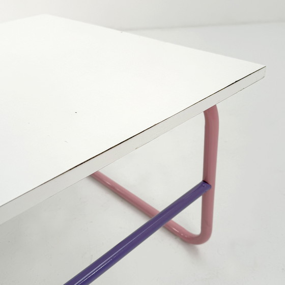 Image 1 of Table basse tubulaire violette et rose, années 1980