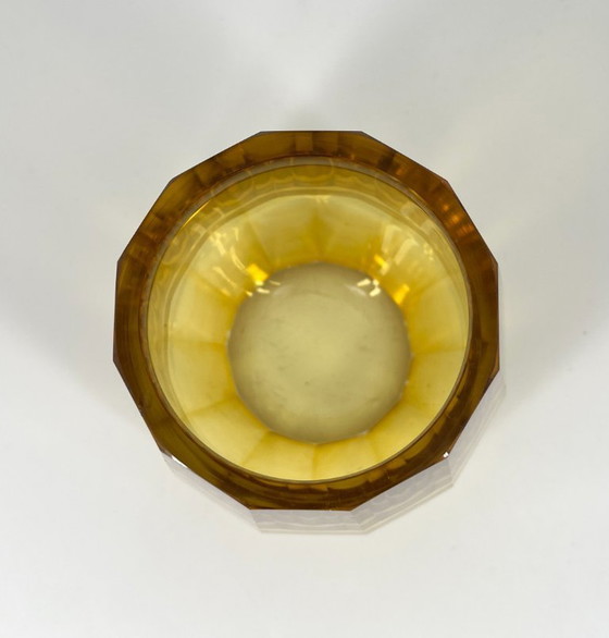 Image 1 of Art Deco Facetten-Vase – Bernstein – Stil Josef Hoffmann / Moser (1920er)