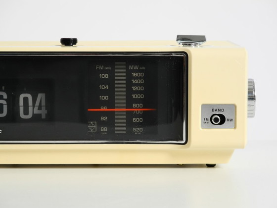 Image 1 of Original 1970s National Panasonic flip-number radio alarm clock model RC-6003B near to mint condition