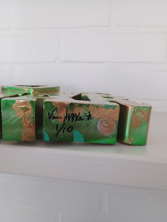 Make Love Not War - Van Apple – Beeldhouwkunst, Plastic (photo 9 of 9)