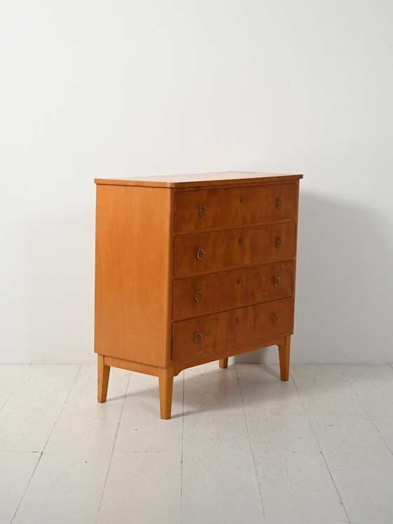 Image 1 of Cassettiera scandinava in betulla degli anni '50 con maniglie in ottone