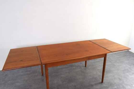 Image 1 of Uitschuifbare eettafel van Deens teakhout uit het midden van de 20e eeuw, jaren 60.