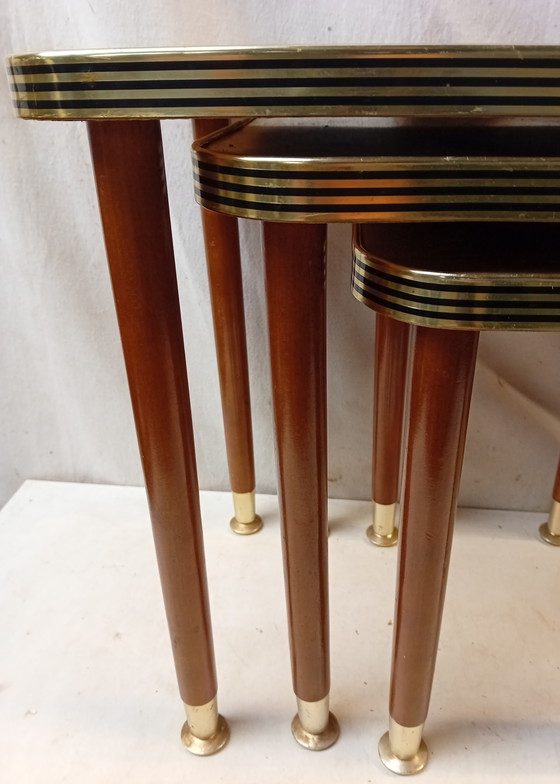 Image 1 of Retro-Tischnest