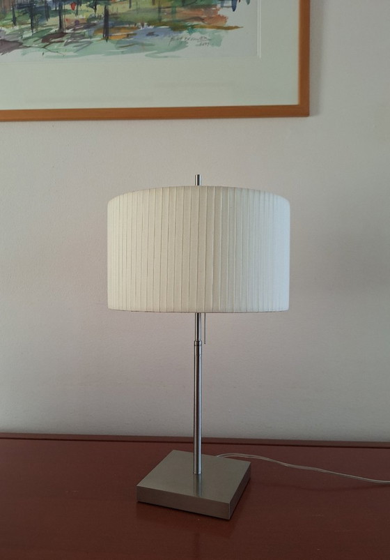 Image 1 of Lampada da tavolo Philips Lirio Design