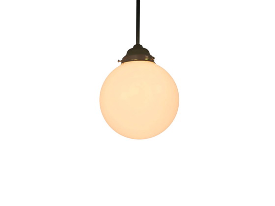 Image 1 of Giso Gispen - hanglamp  - opaalglas - messing - 3e kwart 20e eeuw 
