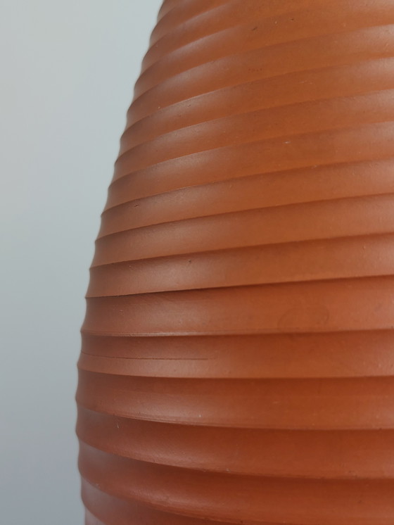 Image 1 of Vaso in terracotta vintage di metà secolo con decorazione a coste Jawa, fatto a mano