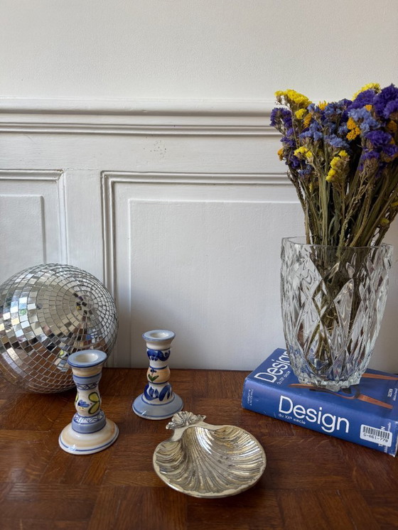 Image 1 of Plato en forma de concha de metal plateado