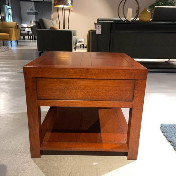 Image 1 of Table d'appoint en chêne lotus