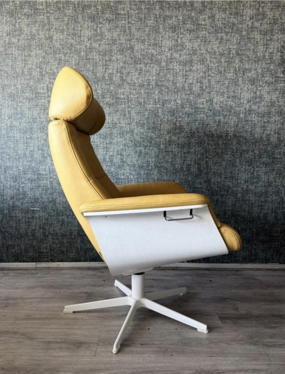 Image 1 of Conform Time Out Lounge-Sessel – Gelbes Leder